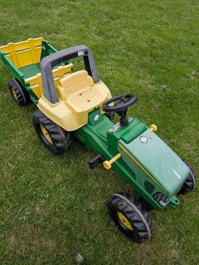 Kids John Deere tractor