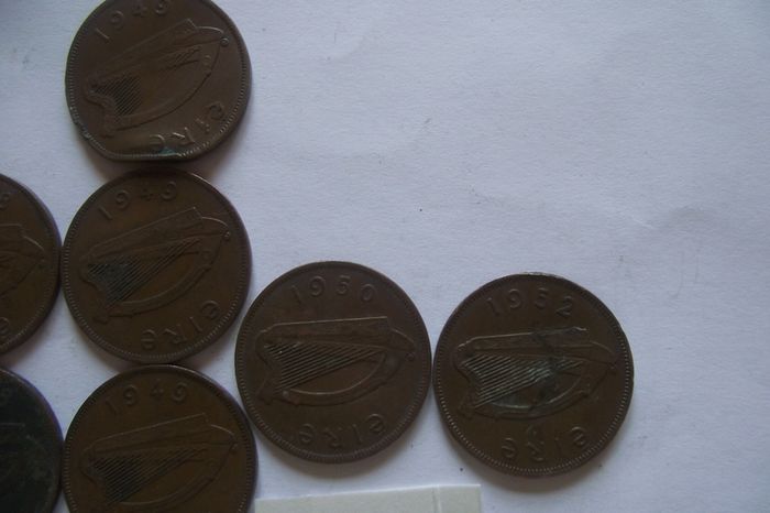Irish coins. 20 pieces @1D from years (1941-1952)