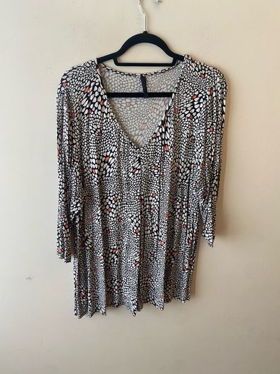 Evans blouse (size 22-24)