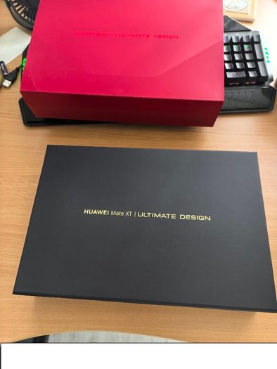 TRI-FOLD - Huawei Mate XT Ultimate Design