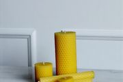 Honeycomb style candles... Pure beeswax. Natural candles