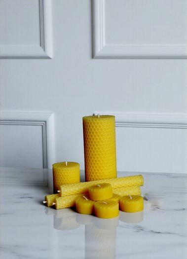 Honeycomb style candles... Pure beeswax. Natural candles