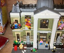 Lego Natural History Museum set 10326