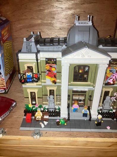 Lego Natural History Museum set 10326