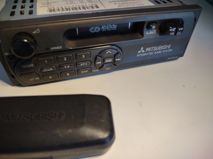 Mitsubishi radio cassette player with case and removal panel Free viewing