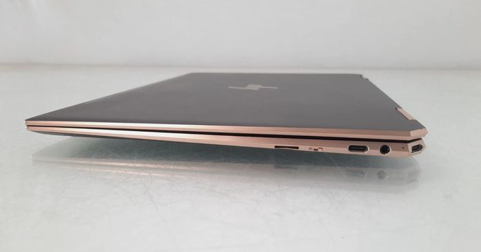 HP Spectre X360 Touchsreen 13-Ap0010na 13.3" Laptop i7 16GB 512GB NVME SSD Windows 11 Pro
