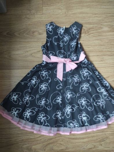 Beautiful dress 6yo