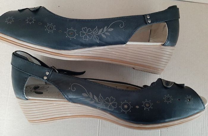 New sandles