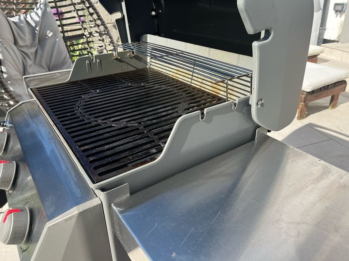 Weber Spirit II 3-burner BBQ - only 9 months old!