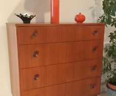 Mid Century Vintage Chest of Drawers