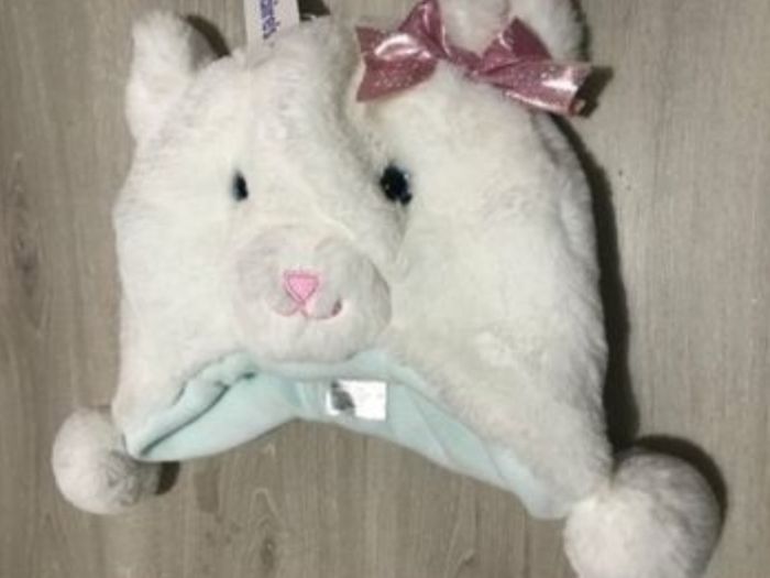 brand new girls hat size 6-7 years