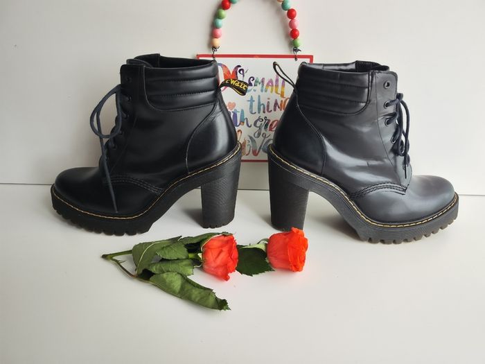 Dr Martens Persephone black leather chunky heel platform boots UK6.5 EU40 US8.5