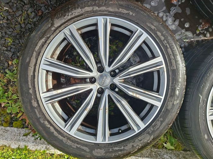 21" Genuine Audi Q8 S Line Alloys with tyres