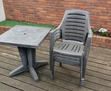 Outdoor table and 4 chairs