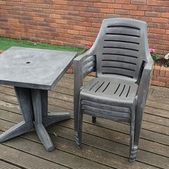 Outdoor table and 4 chairs