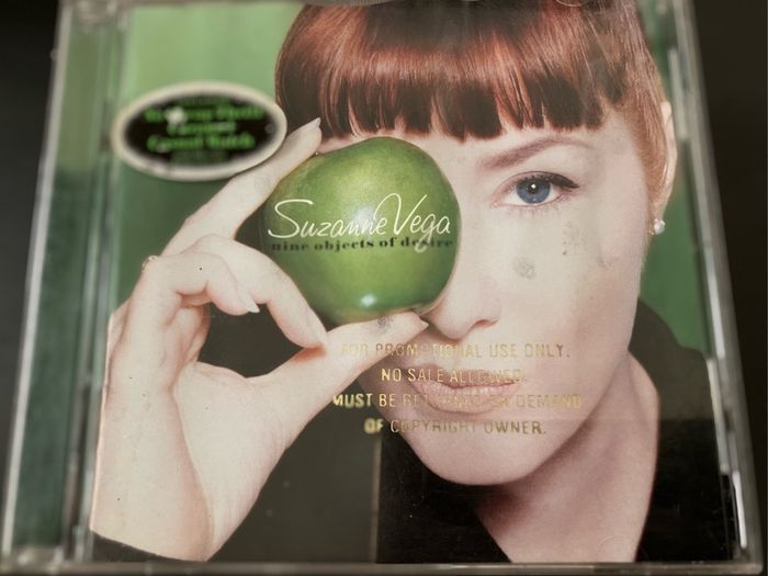Suzanne Vega - nine objects of desire    CD