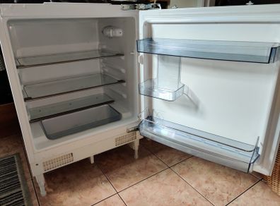 Kenwood Integrated Under Counter Large Fridge  131L  Fully Working