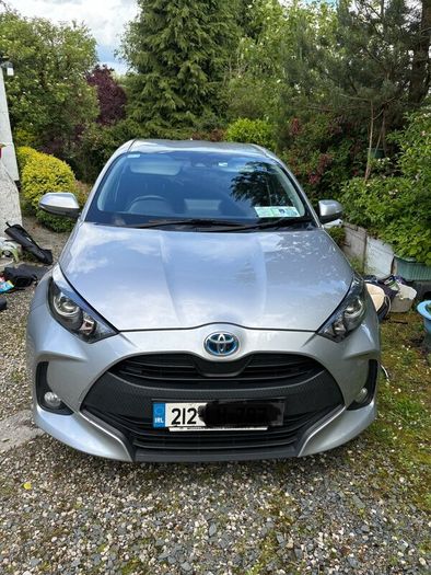 Toyota Yaris Hybrid Luna 4dr Auto 1490 Cc Grey