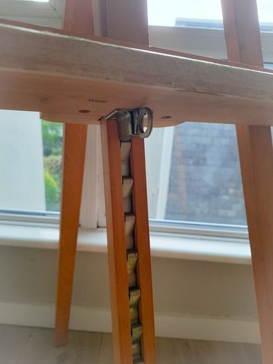 Floor standing easel