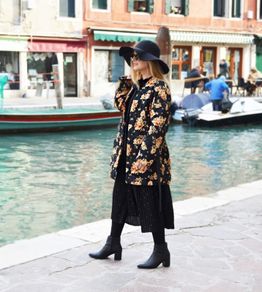 light puffer jacket/kimono style ZARA with belt