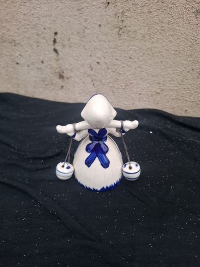 Little delft ornament postage possible