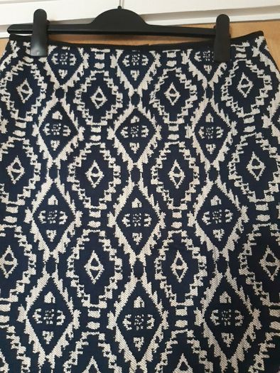 M&S Monochrome Patterened A Line Skirt. S.14.