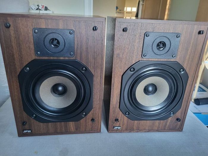 JPW Bookend Sound Monitors w/ stands
