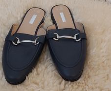 Ladies flats