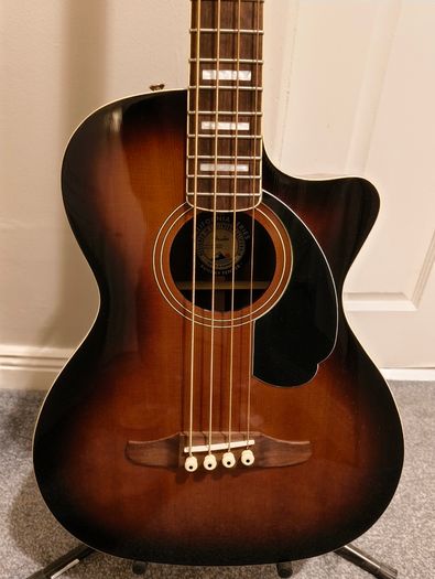 Fender Kingman acoustic bass with pickup