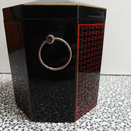 Vintage Octagonal Japanese Yamanaka Lacquered. Ice Bucket, mid century.