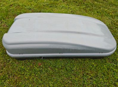 Roof box