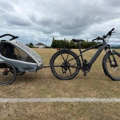 Specialized Vado electric bike & Qeridoo Kidgoo trailer