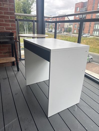 dressing table