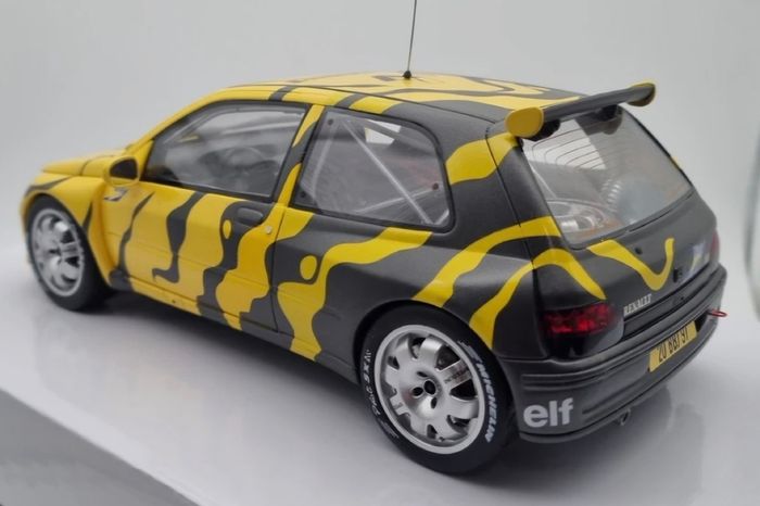 Renault Clio Maxi Presentation 1995 Ottomobile - 1/18 - New In Box