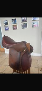 Ucha 17.5 inch leather saddle