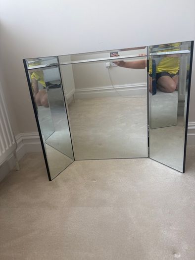 Dressing table mirror
