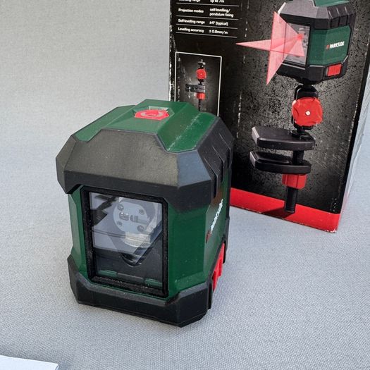 Cross line laser