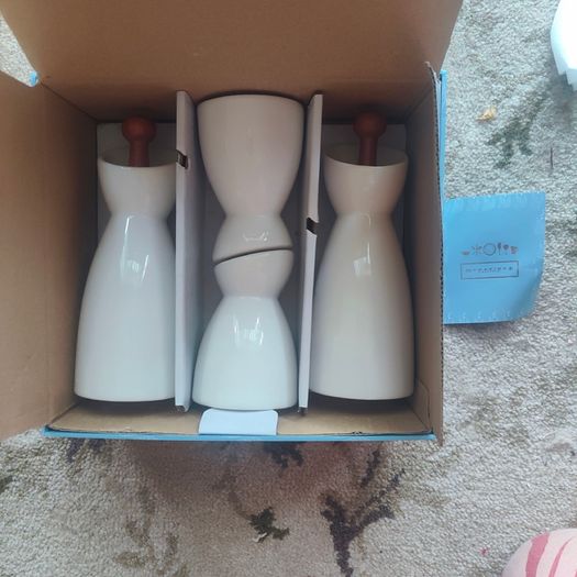Set of Condiments x4. Never used