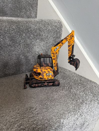 JCB & Volvo