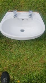 Bathroom sink