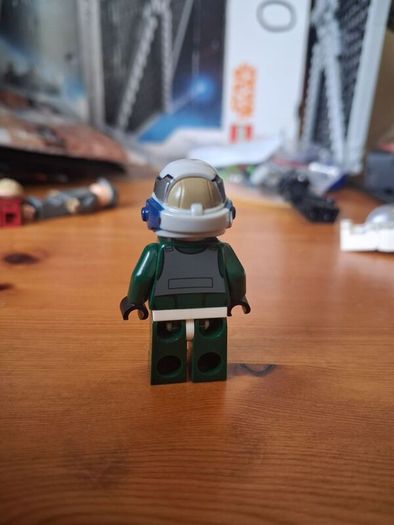 Lego star wars minifigure sw1092 ucs rebem  a-wing pilot from 75275