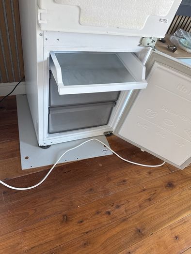 SAMSUNG integrated Fridge Freezer : BRB26705FWW