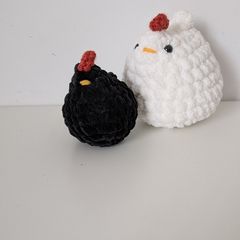 crochet pair of chickens