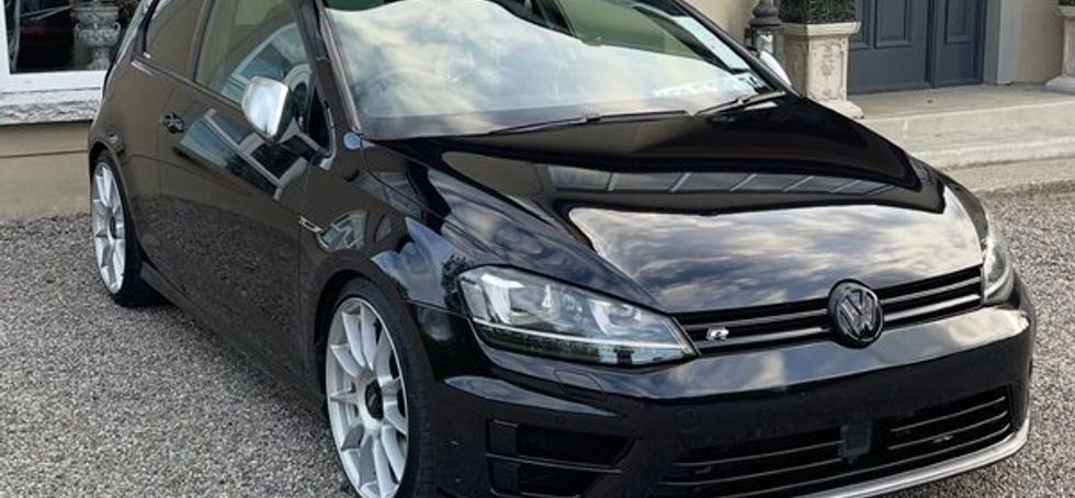 Volkswagen Golf -2 Door-Deep Black Pearl Metallic
