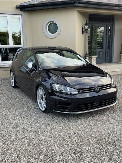 Volkswagen Golf -2 Door-Deep Black Pearl Metallic