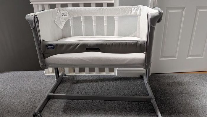 Chicco Next-to-me (with fitted sheets)