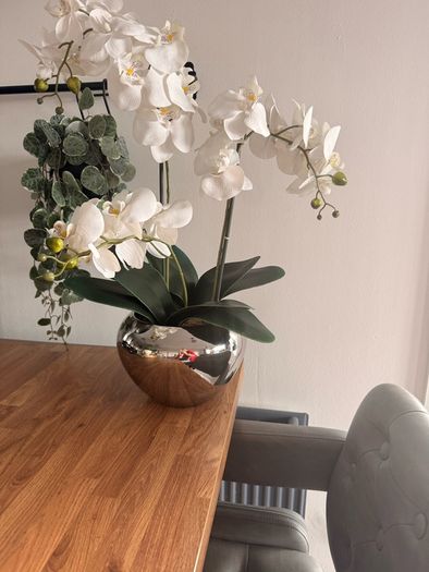 artificial flower pot