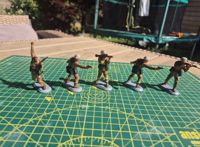 toy soldiers