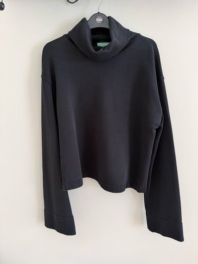womans Benetton jumper size medium
