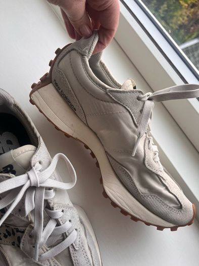 New Balance 327